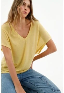 Camiseta Semitrasnparente Amarilla Para Mujer